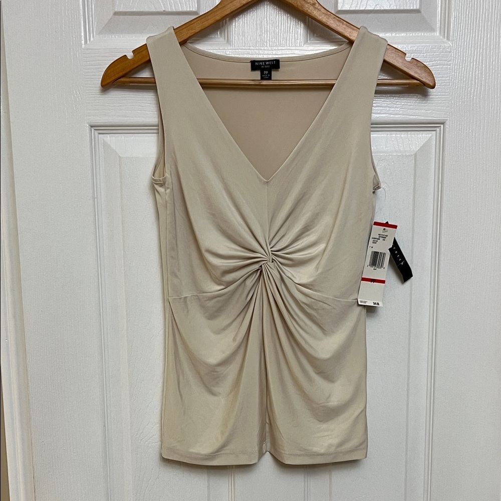 Nine West Cream/ Champagne Women’s Sleeveless Twist Blouse. NWT. Size PP.
